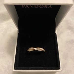 Pandora sparkling twisted lines ring rose gold